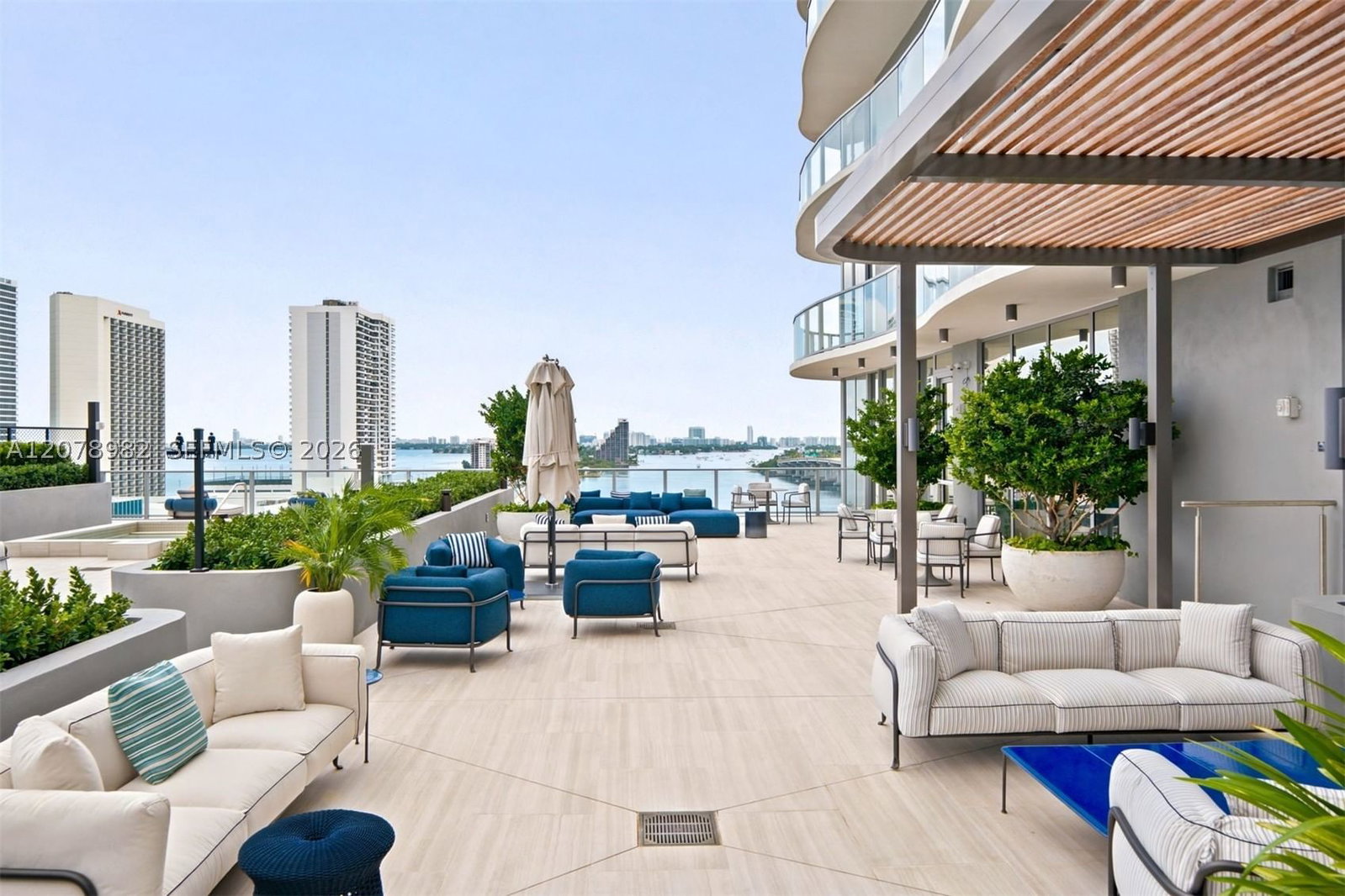 Real estate property located at 1400 Biscayne Blvd #505, Miami-dade, Casa Bella Condominium, Miami, FL