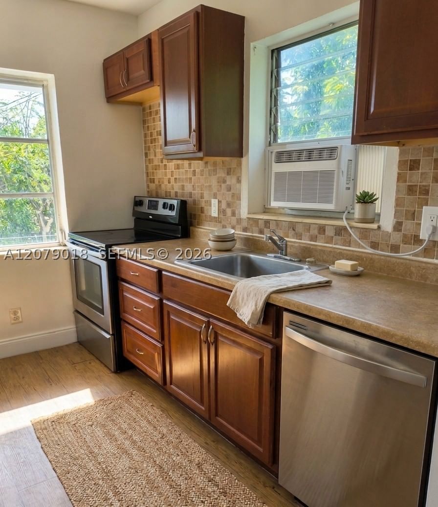 Real estate property located at 2463 Dewey St, Broward, Washington Heights, Hollywood, FL