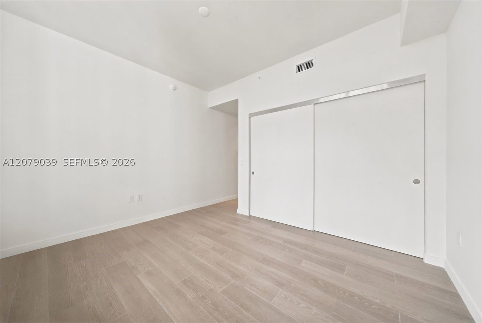 Real estate property located at 1400 Biscayne Blvd #1205, Miami-dade, Casa Bella Condominium, Miami, FL