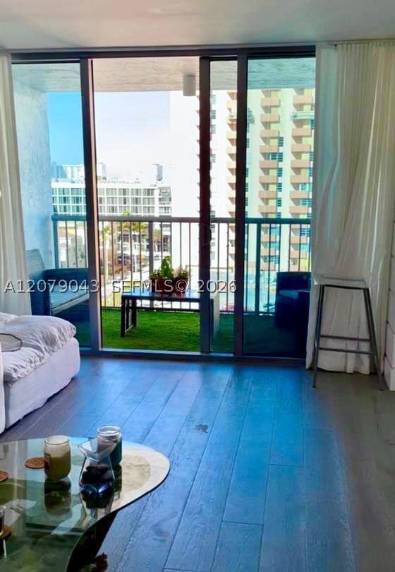 Real estate property located at 2655 Collins Ave #1003, Miami-dade, Mirasol Ocean Towers Cond, Miami Beach, FL