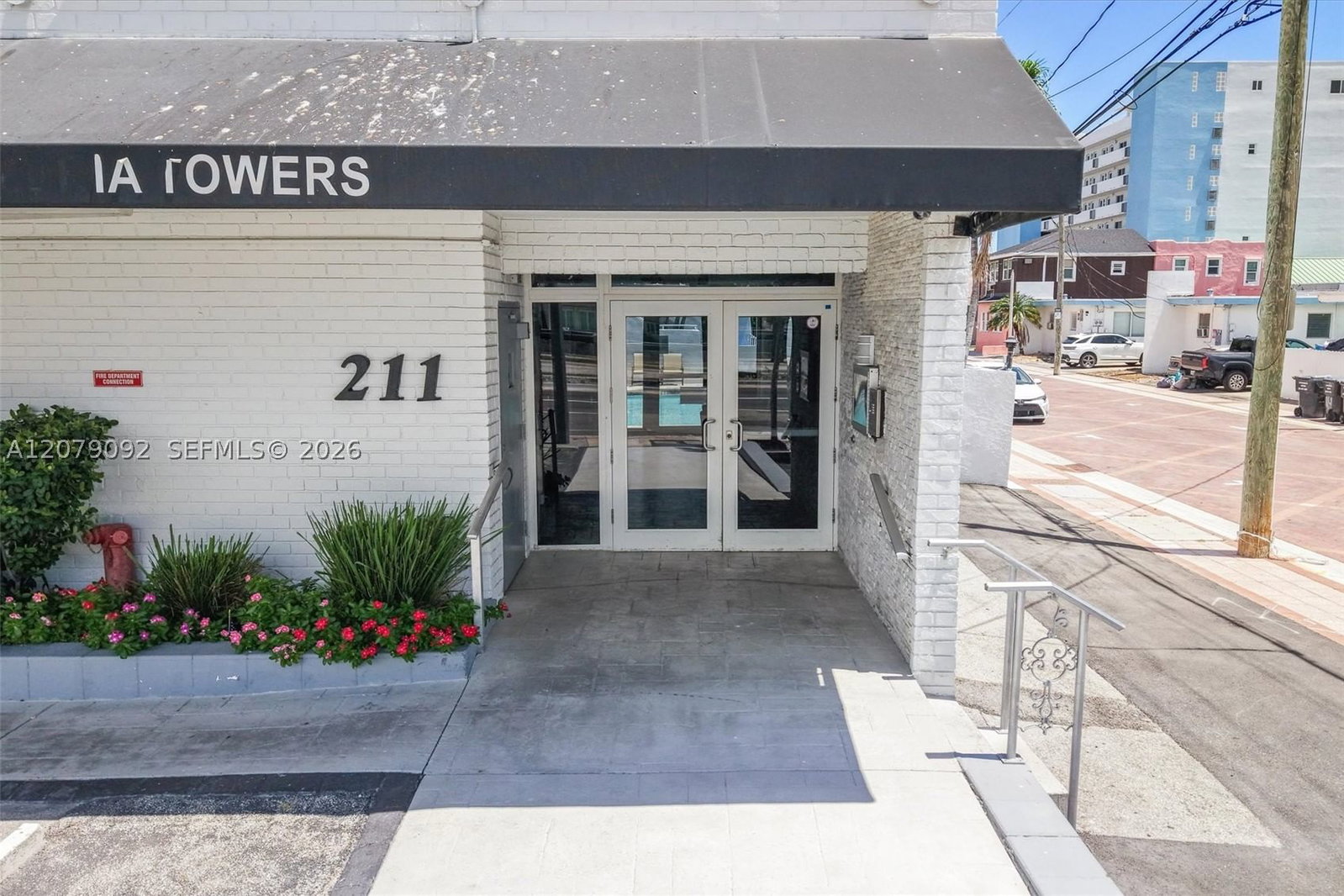 Real estate property located at 211 Ocean Dr #302, Broward, Victoria Towers Condo, Hollywood, FL