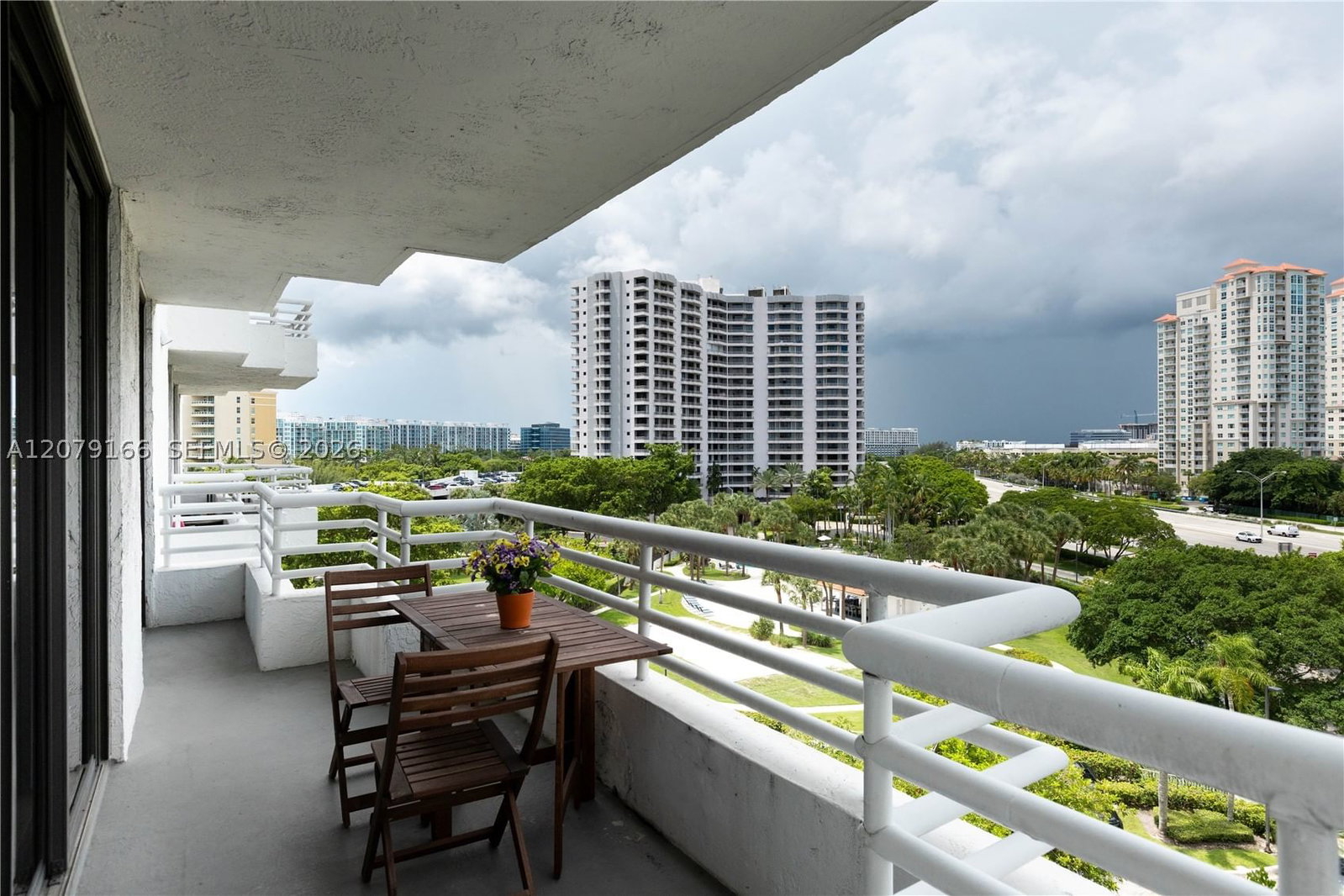 Real estate property located at 3300 192nd St #702, Miami-dade, Parc Central Aventura Eas, Aventura, FL