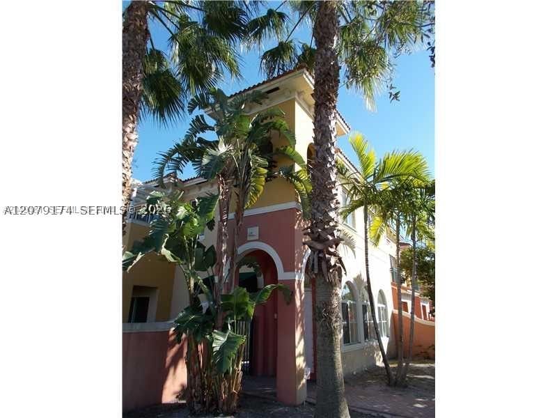 Real estate property located at 3632 30th Ct #10F, Broward, Edc Associates Plat, Lauderdale Lakes, FL