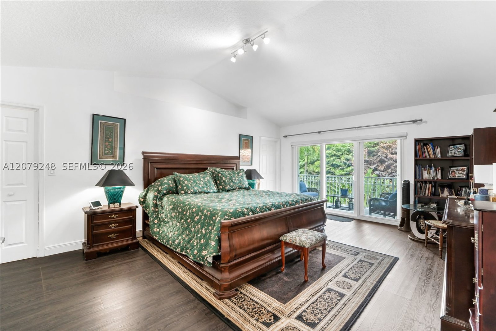 Real estate property located at 5348 106th Ct, Miami-dade, Doral Sands, Doral, FL
