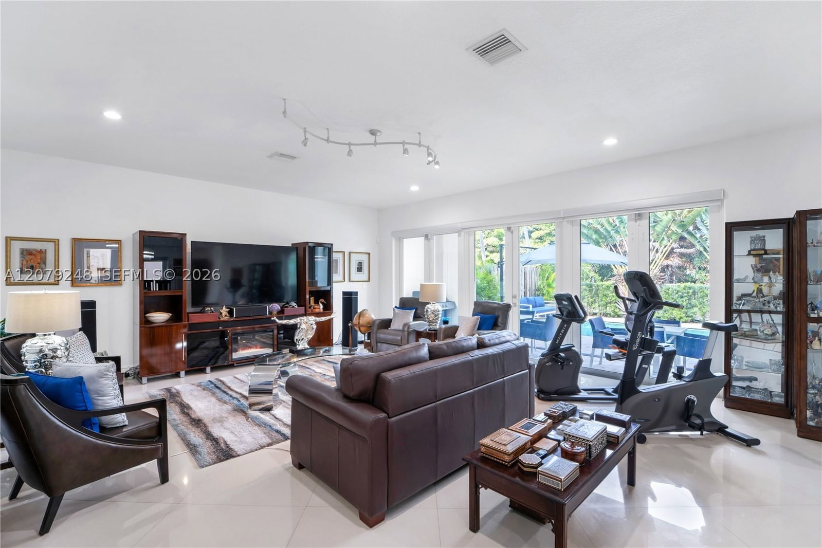 Real estate property located at 5348 106th Ct, Miami-dade, Doral Sands, Doral, FL