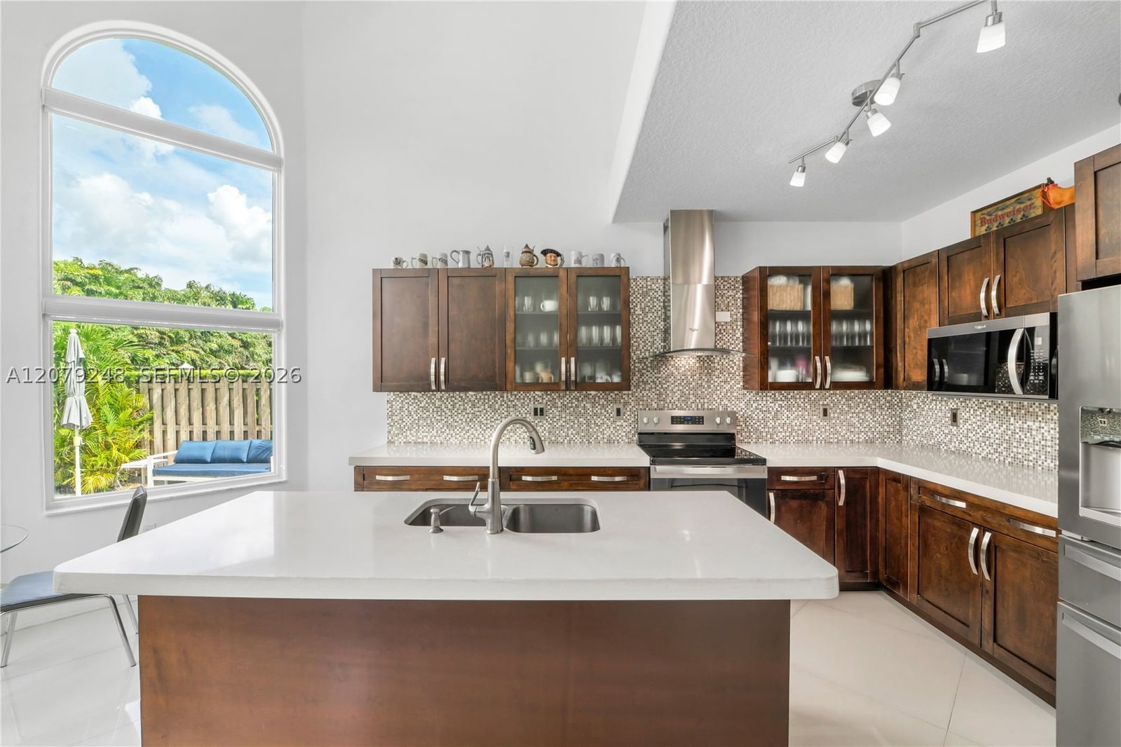 Real estate property located at 5348 106th Ct, Miami-dade, Doral Sands, Doral, FL