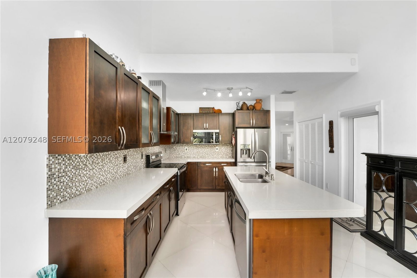 Real estate property located at 5348 106th Ct, Miami-dade, Doral Sands, Doral, FL