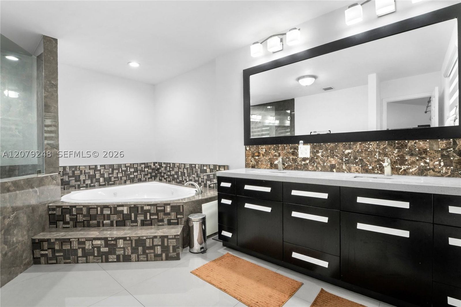 Real estate property located at 5348 106th Ct, Miami-dade, Doral Sands, Doral, FL