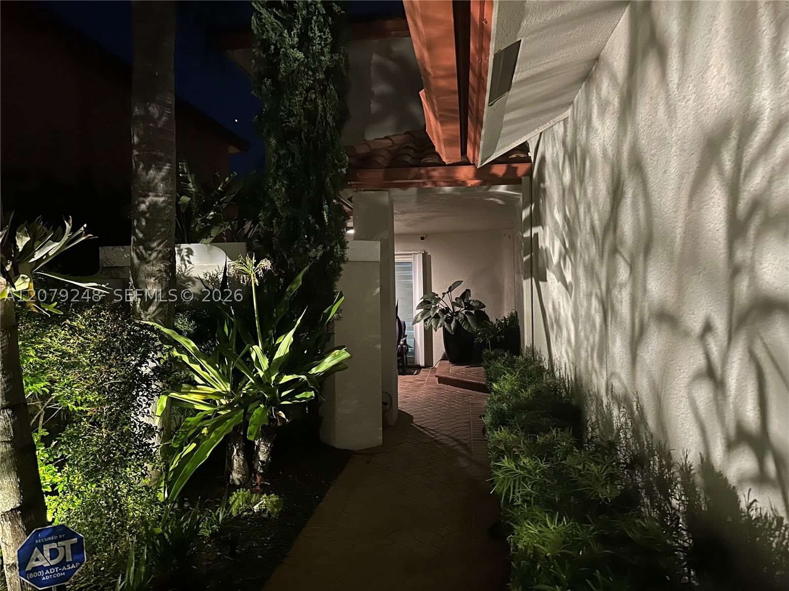 Real estate property located at 5348 106th Ct, Miami-dade, Doral Sands, Doral, FL