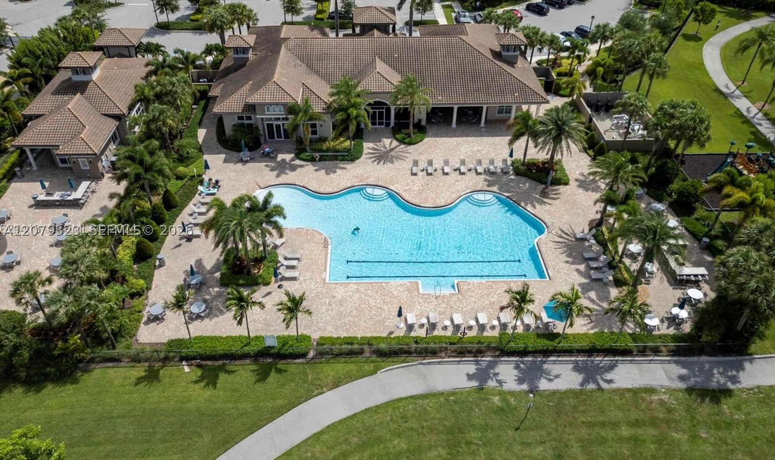 Real estate property located at 1240 Eucalyptus Dr #2, Broward, Hillcrest Country Club So, Hollywood, FL