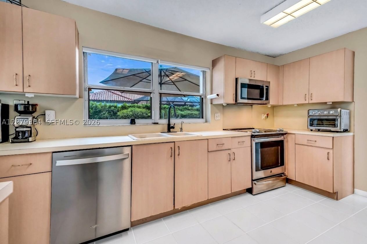 Real estate property located at 743 174th Ter, Broward, Silver Lakes At Pembroke, Pembroke Pines, FL