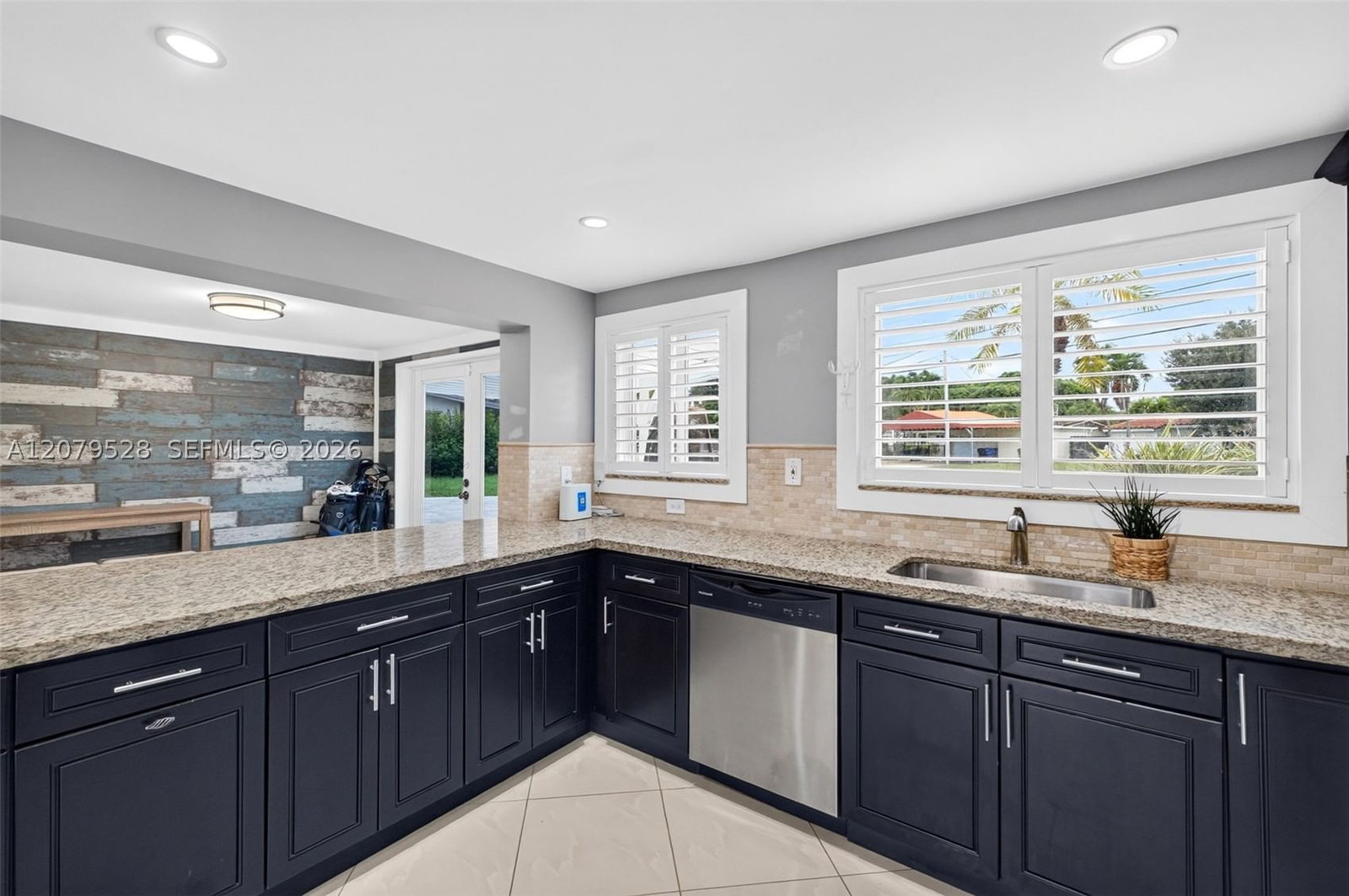 Real estate property located at 2518 Tortugas Ln, Broward, Lauderdale Isles No 2-blk, Fort Lauderdale, FL