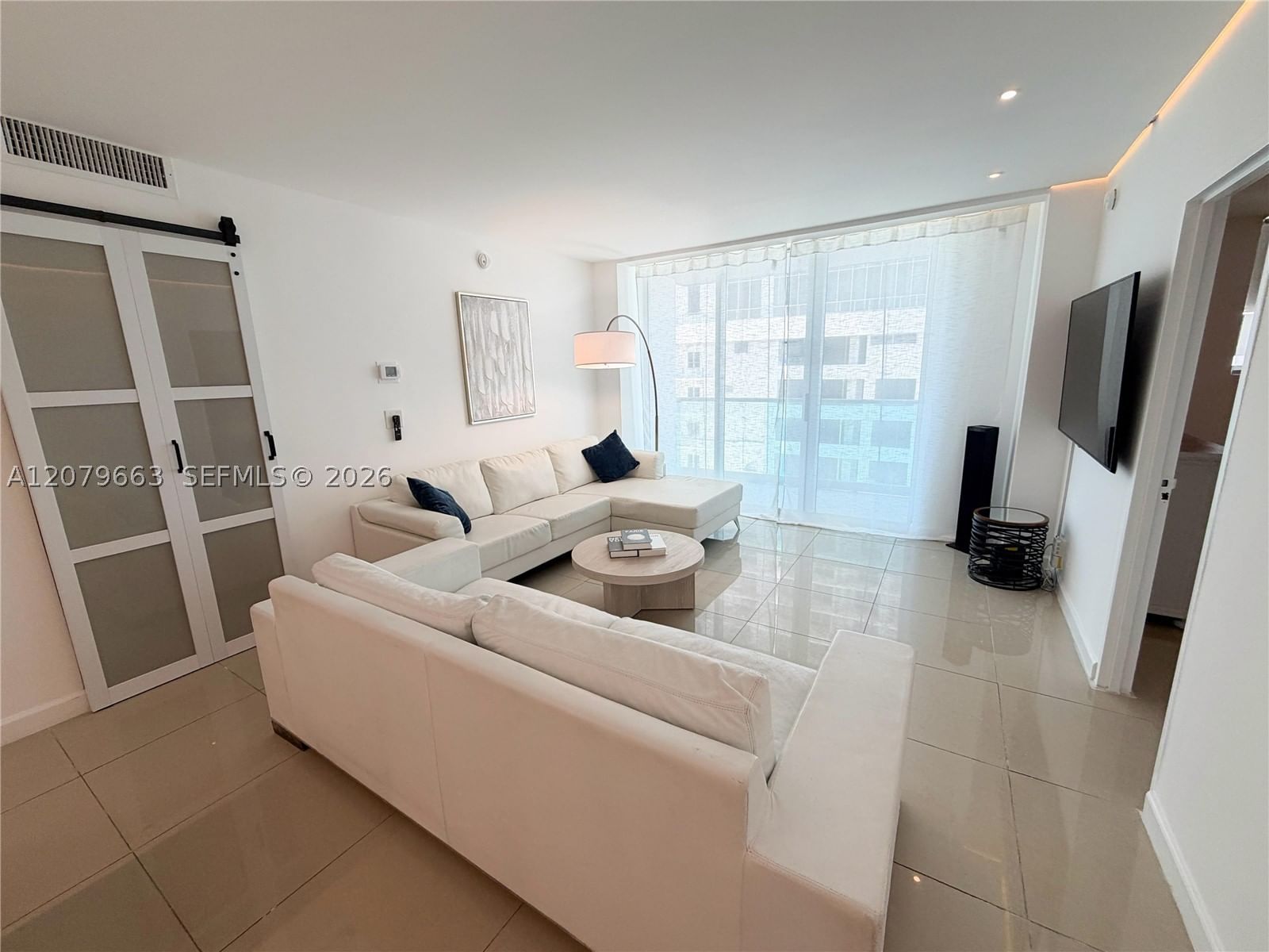 Real estate property located at 4001 Ocean Dr #11J, Broward, Sian Ocean Residences Con, Hollywood, FL