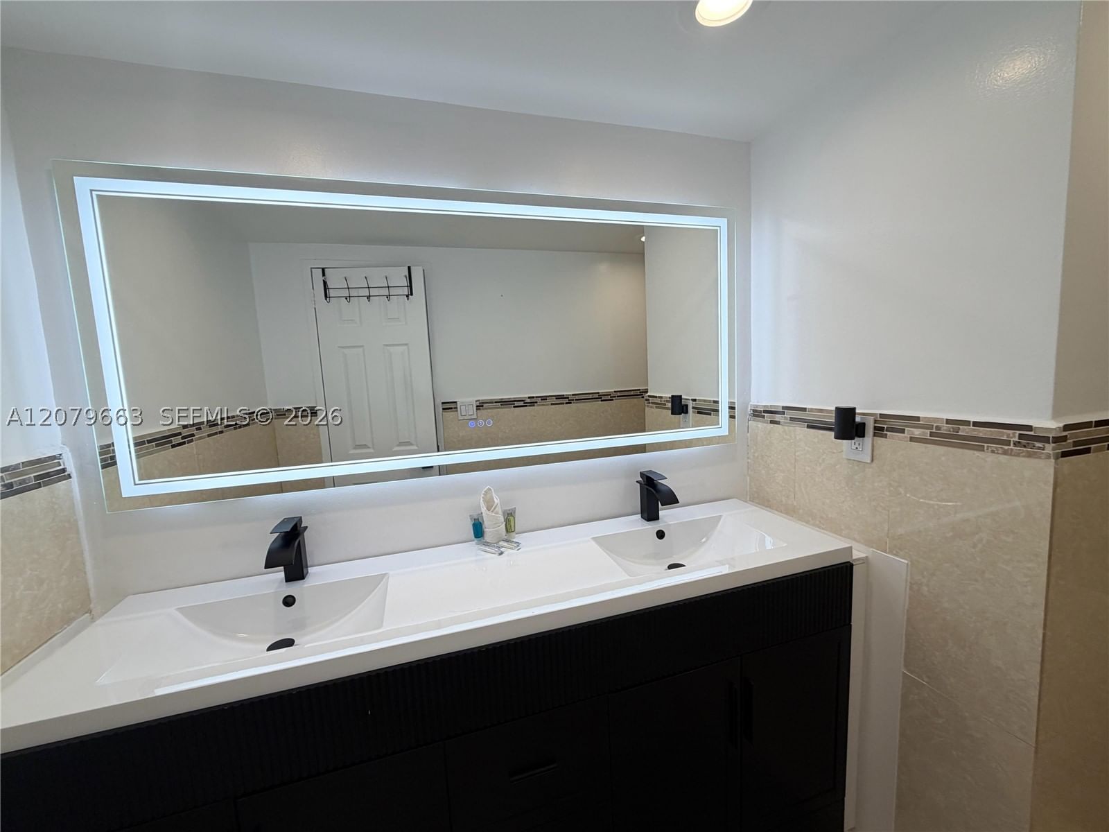 Real estate property located at 4001 Ocean Dr #11J, Broward, Sian Ocean Residences Con, Hollywood, FL