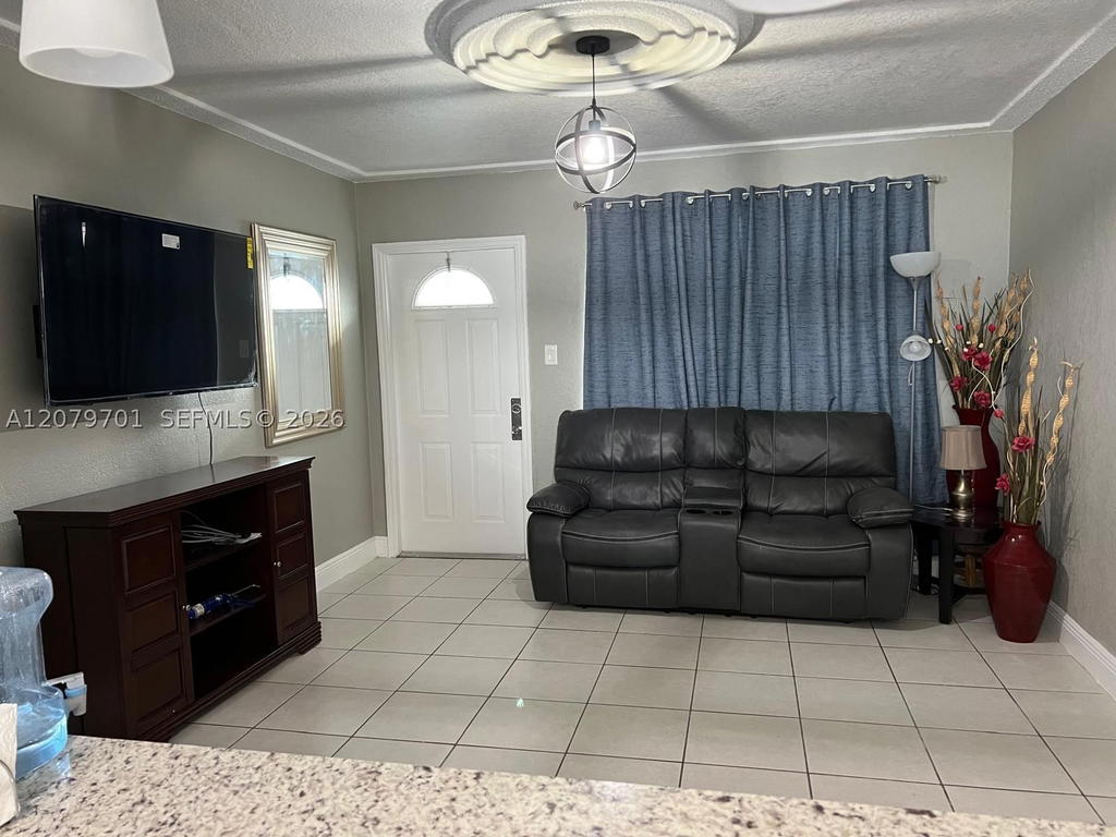 Real estate property located at 337 Phippen Waiters Rd, Broward, Victory Heights, Dania Beach, FL