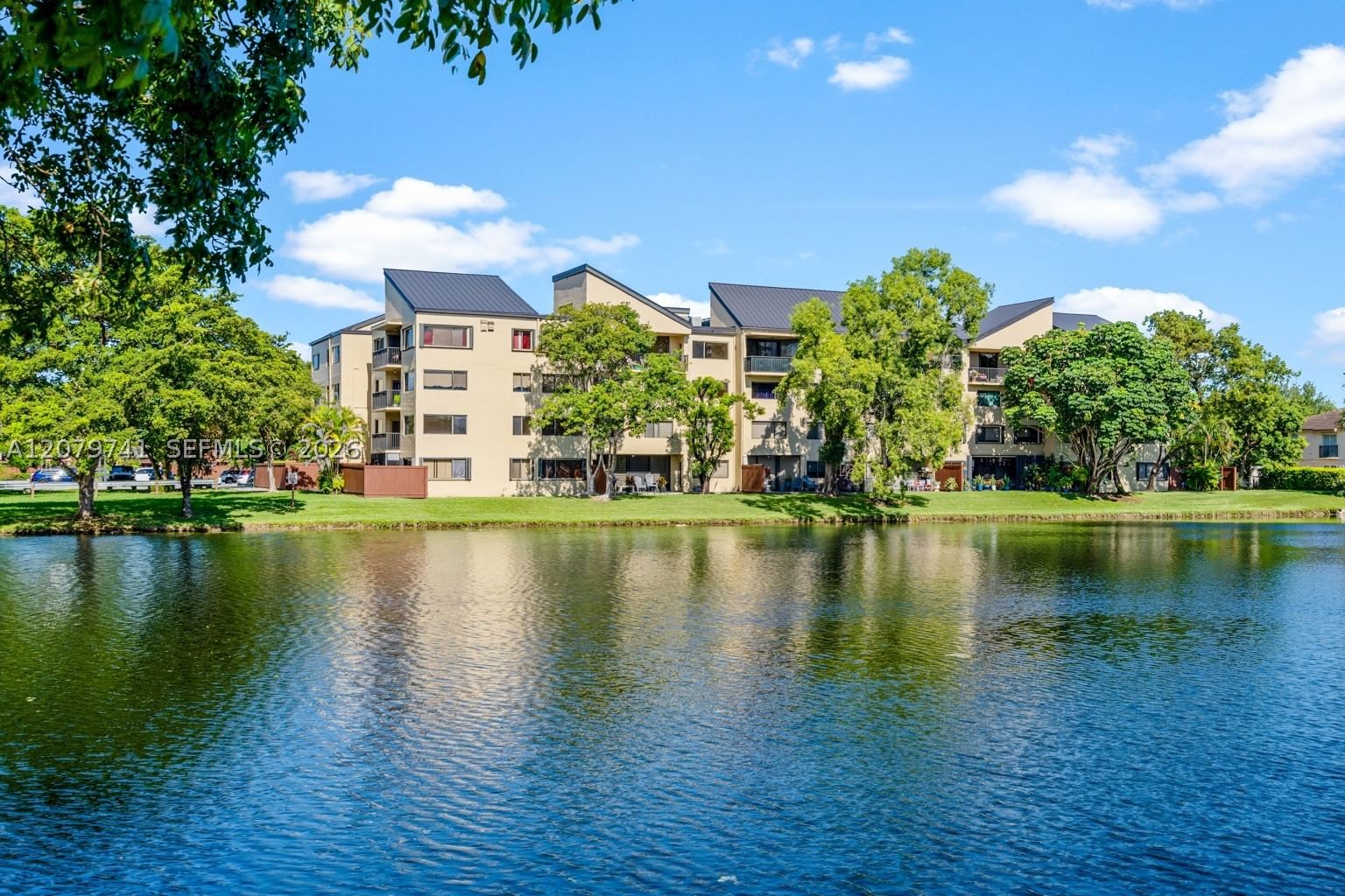 Real estate property located at 6701 116th Ct #103, Miami-dade, Snapper Village (atriums A, Miami, FL