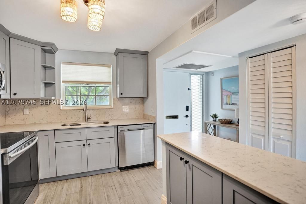 Real estate property located at 769 Jeffery St #2-205, Palm Beach, French Village Condo, Boca Raton, FL