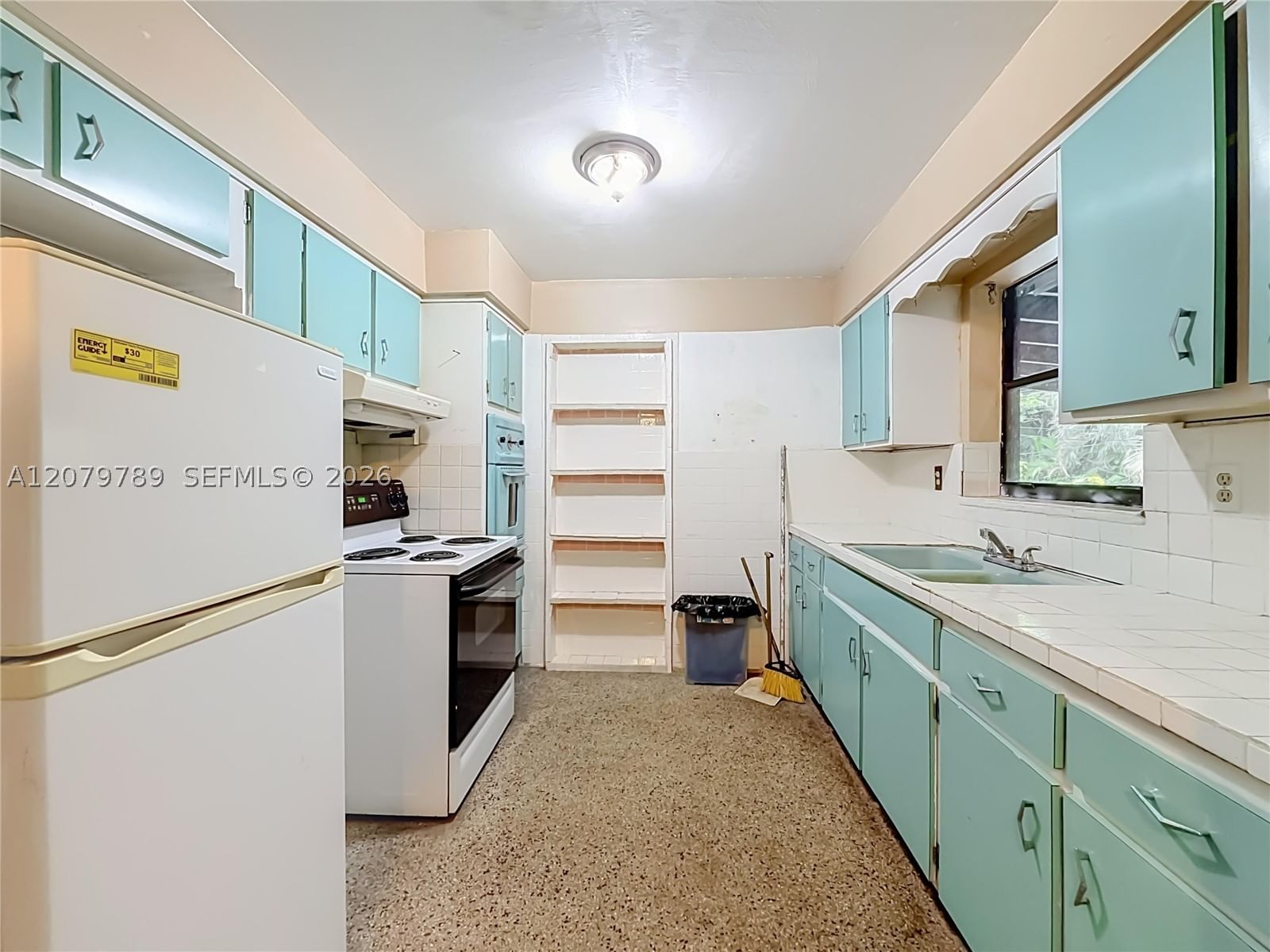 Real estate property located at 5661 Allen St, Broward, Sandy Lee 51-29 B, Hollywood, FL