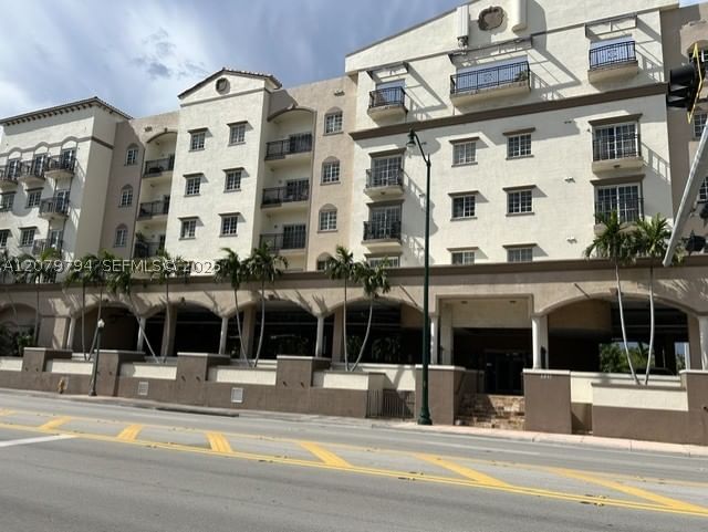 Real estate property located at 5271 8th St #313, Miami-dade, Granada Grand Condo, Miami, FL
