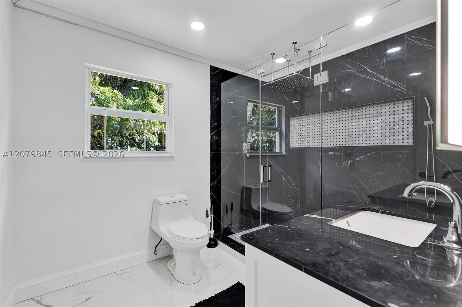 Real estate property located at 860 207th St, Miami-dade, North Dade Country Club V, Miami Gardens, FL