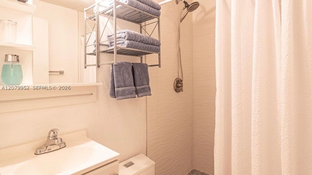 Real estate property located at 27 60th Ter, Miami-dade, Rockmoor Place, Miami, FL