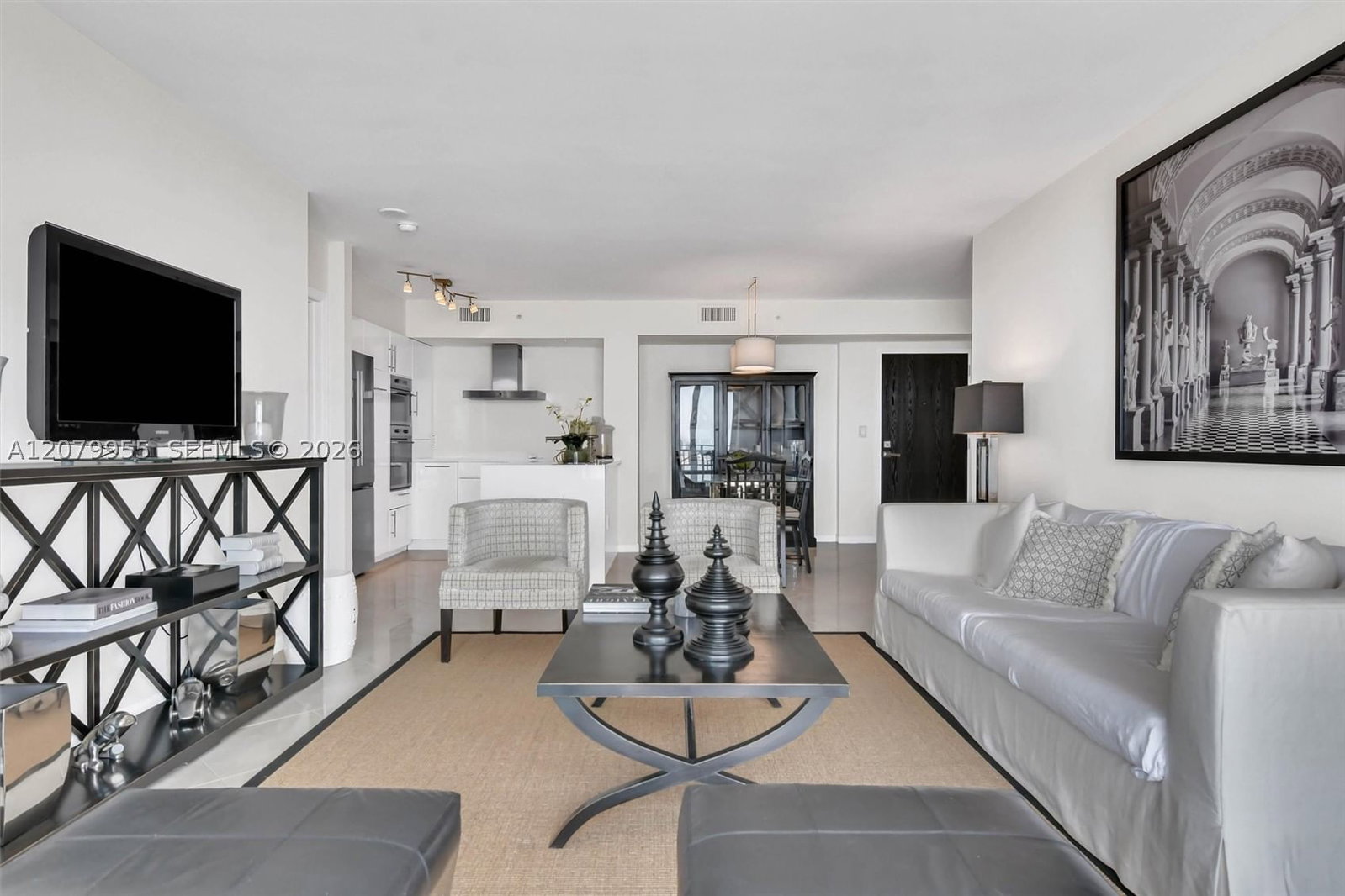 Real estate property located at 90 Alton Rd #1809, Miami-dade, Yacht Club At Portofino C, Miami Beach, FL
