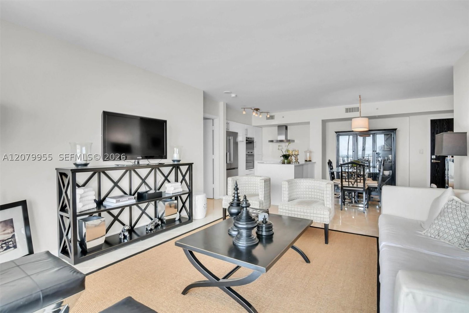 Real estate property located at 90 Alton Rd #1809, Miami-dade, Yacht Club At Portofino C, Miami Beach, FL