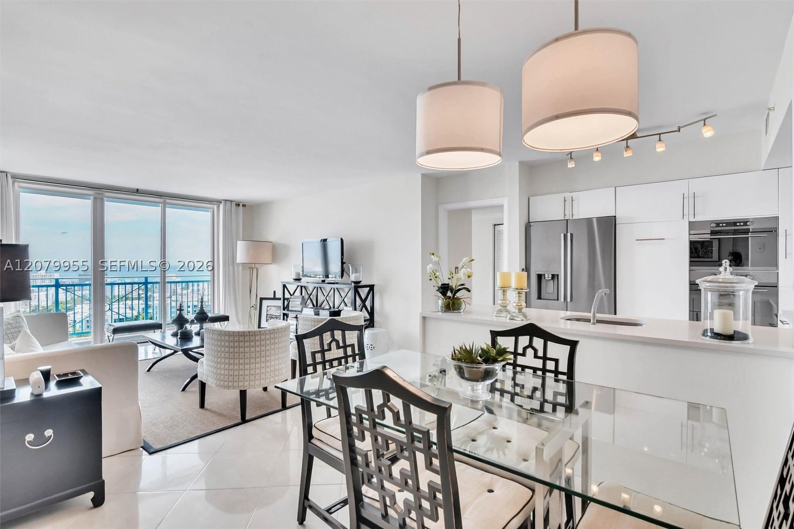 Real estate property located at 90 Alton Rd #1809, Miami-dade, Yacht Club At Portofino C, Miami Beach, FL