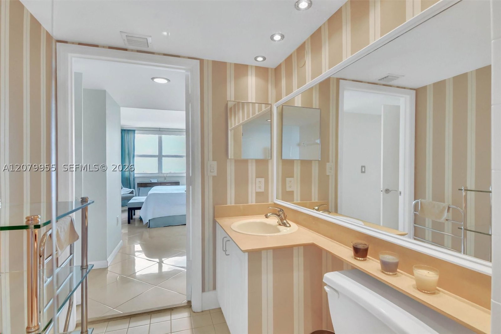 Real estate property located at 90 Alton Rd #1809, Miami-dade, Yacht Club At Portofino C, Miami Beach, FL