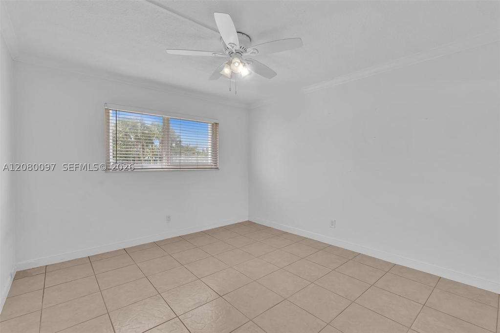 Real estate property located at 580 Egret Dr #102, Broward, Casa Paradiso Co-op, Hallandale Beach, FL