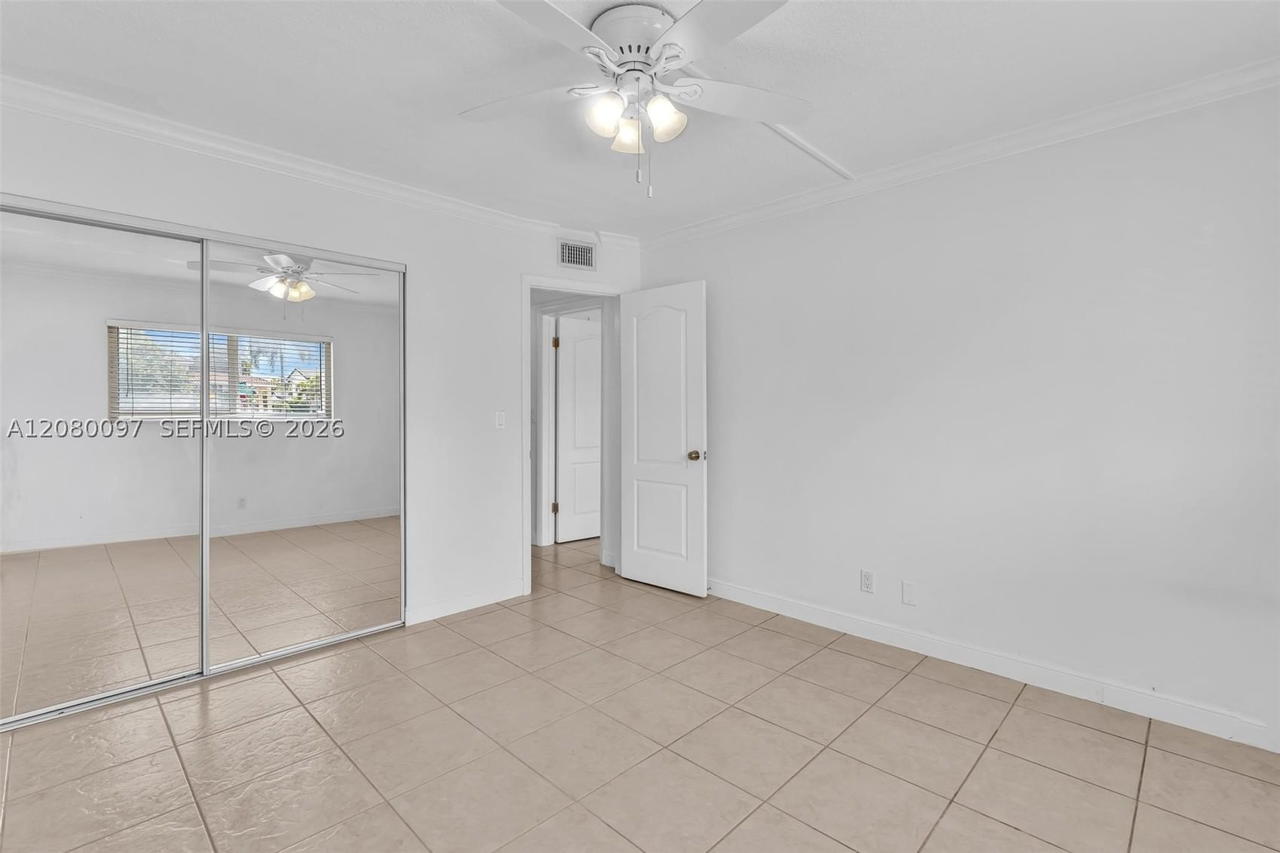 Real estate property located at 580 Egret Dr #102, Broward, Casa Paradiso Co-op, Hallandale Beach, FL