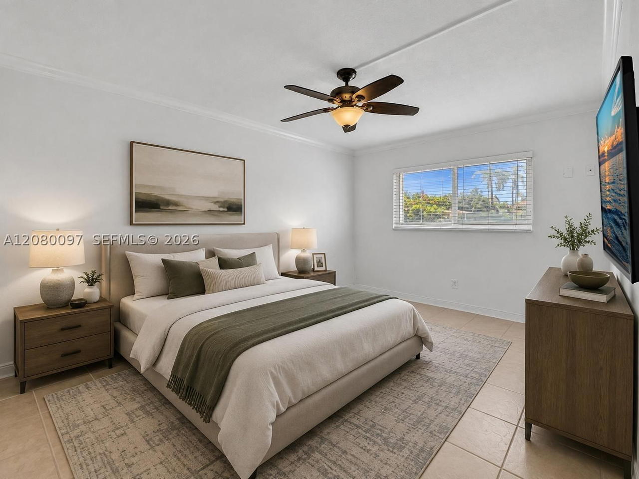 Real estate property located at 580 Egret Dr #102, Broward, Casa Paradiso Co-op, Hallandale Beach, FL
