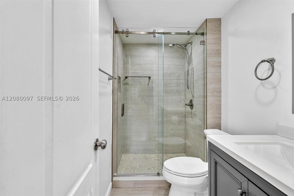 Real estate property located at 580 Egret Dr #102, Broward, Casa Paradiso Co-op, Hallandale Beach, FL