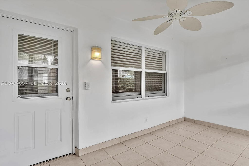 Real estate property located at 580 Egret Dr #102, Broward, Casa Paradiso Co-op, Hallandale Beach, FL