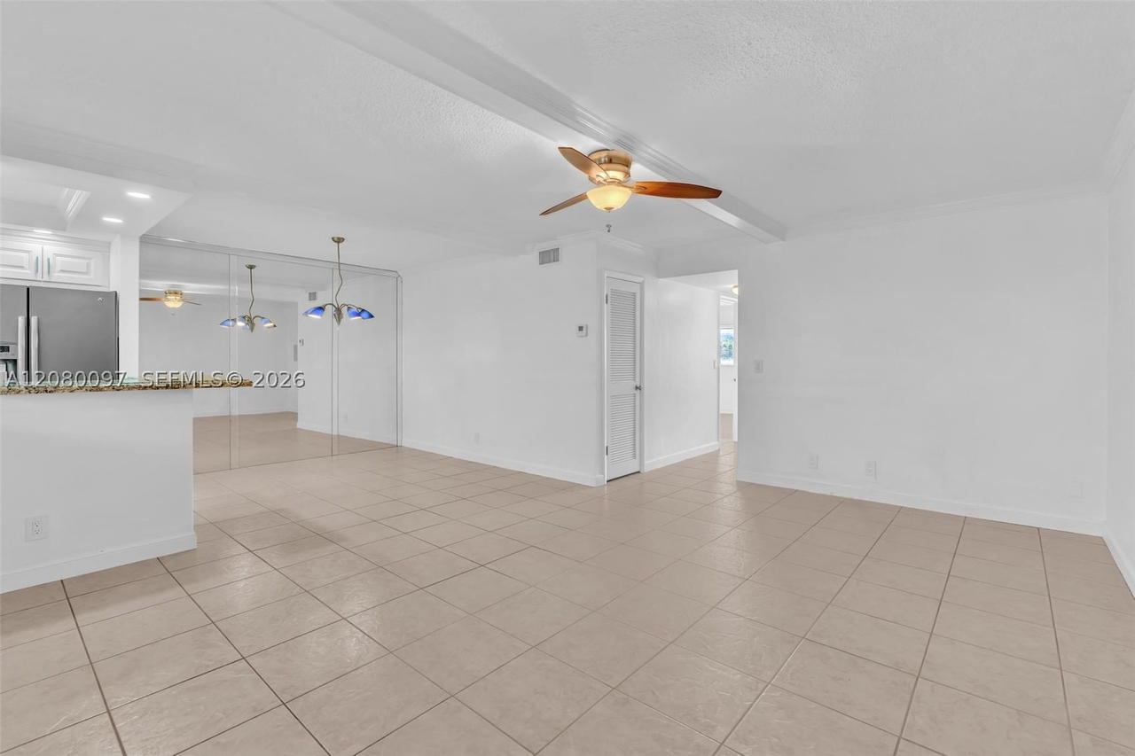 Real estate property located at 580 Egret Dr #102, Broward, Casa Paradiso Co-op, Hallandale Beach, FL