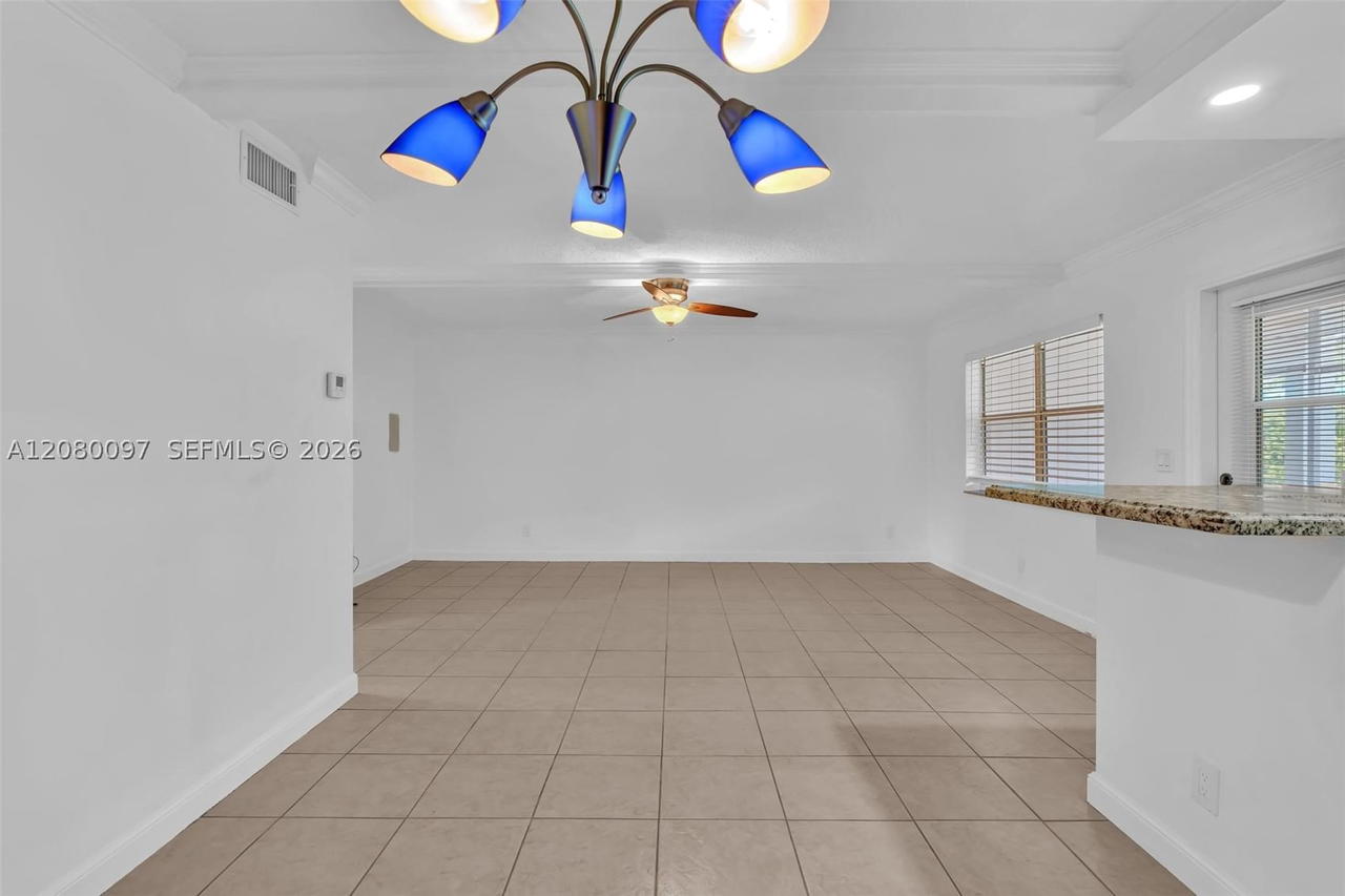 Real estate property located at 580 Egret Dr #102, Broward, Casa Paradiso Co-op, Hallandale Beach, FL