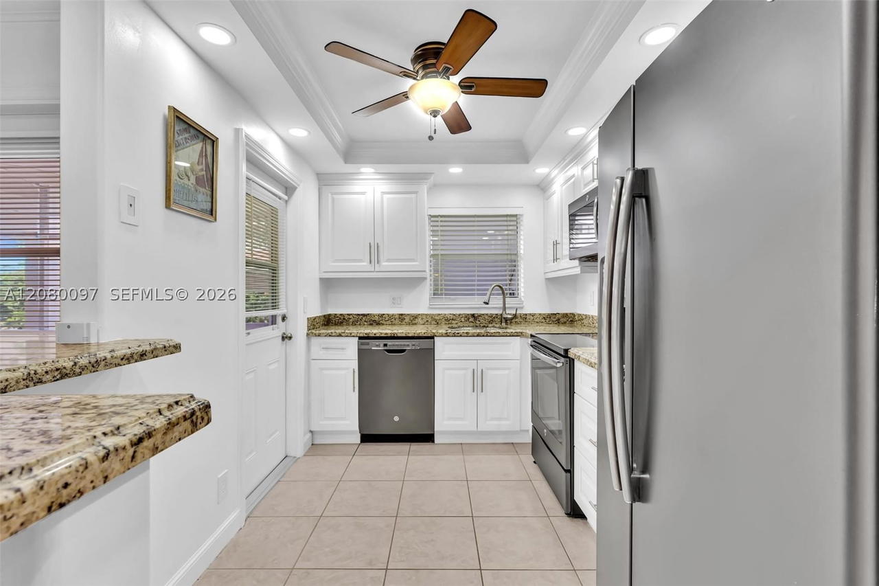 Real estate property located at 580 Egret Dr #102, Broward, Casa Paradiso Co-op, Hallandale Beach, FL