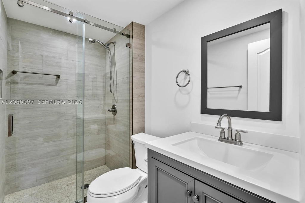 Real estate property located at 580 Egret Dr #102, Broward, Casa Paradiso Co-op, Hallandale Beach, FL