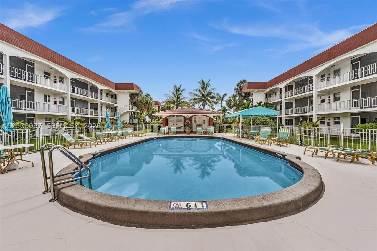 Real estate property located at 580 Egret Dr #102, Broward, Casa Paradiso Co-op, Hallandale Beach, FL