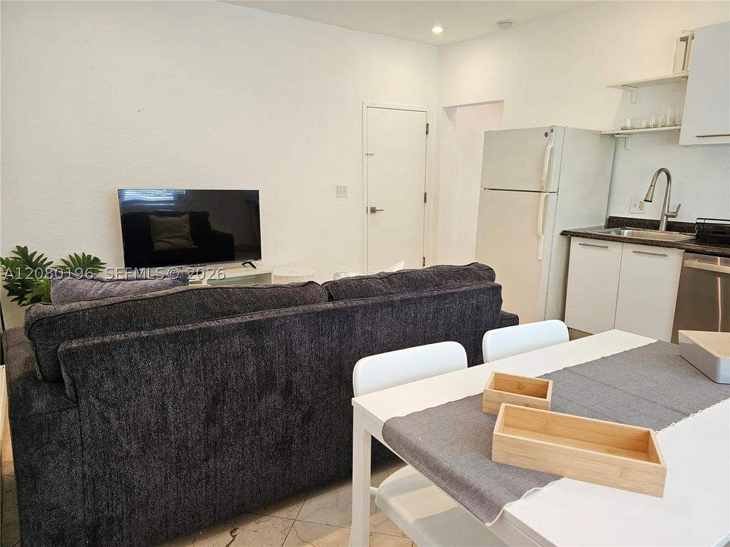 Real estate property located at 500 14th St #203, Miami-dade, The Bayliss Condo, Miami Beach, FL