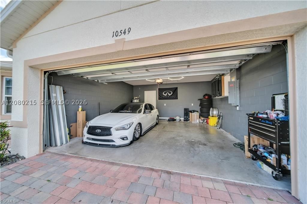 Real estate property located at 10549 Canal Brook LN, Lee, Lehigh Acres, Lehigh Acres, FL