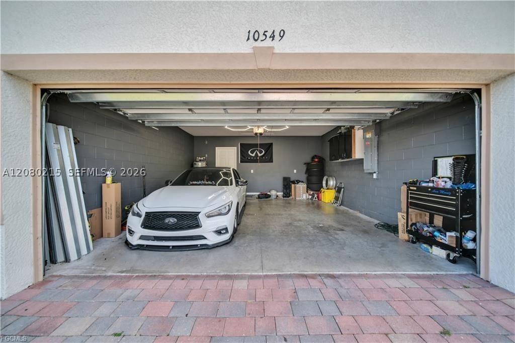 Real estate property located at 10549 Canal Brook LN, Lee, Lehigh Acres, Lehigh Acres, FL