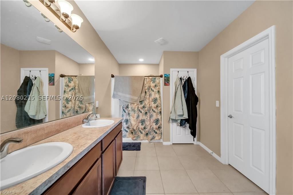 Real estate property located at 10549 Canal Brook LN, Lee, Lehigh Acres, Lehigh Acres, FL