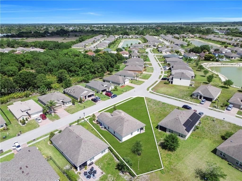 Real estate property located at 10549 Canal Brook LN, Lee, Lehigh Acres, Lehigh Acres, FL