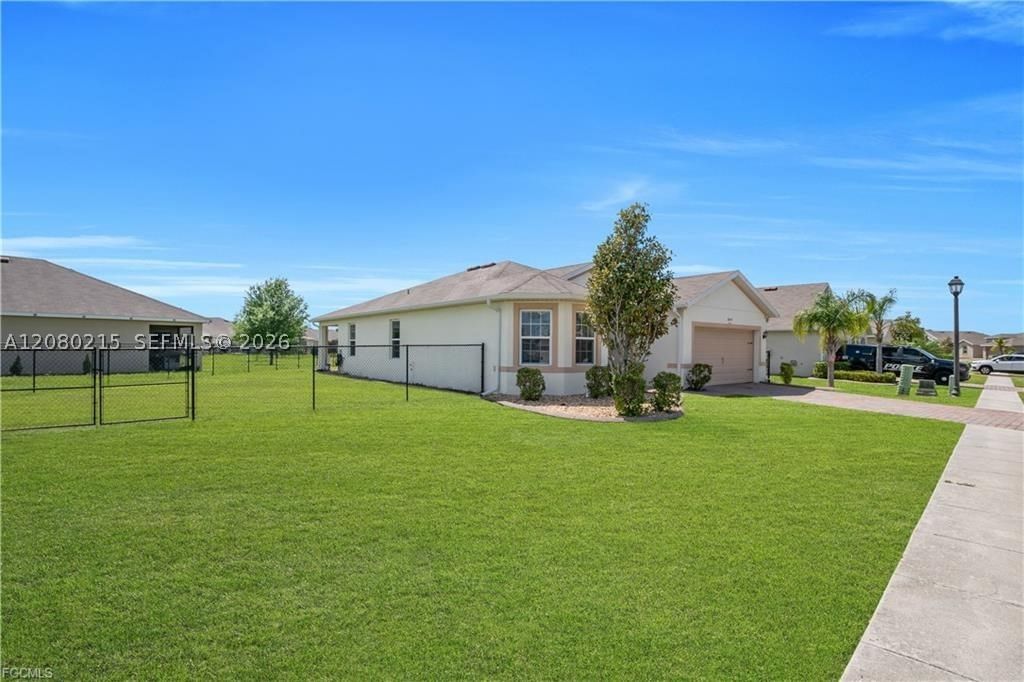 Real estate property located at 10549 Canal Brook LN, Lee, Lehigh Acres, Lehigh Acres, FL