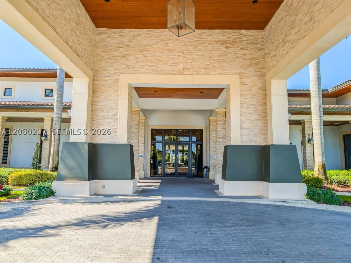 Real estate property located at 10327 89th Ter, Miami-dade, Grand Bay North, Doral, FL
