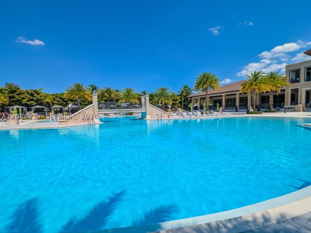Real estate property located at 10327 89th Ter, Miami-dade, Grand Bay North, Doral, FL