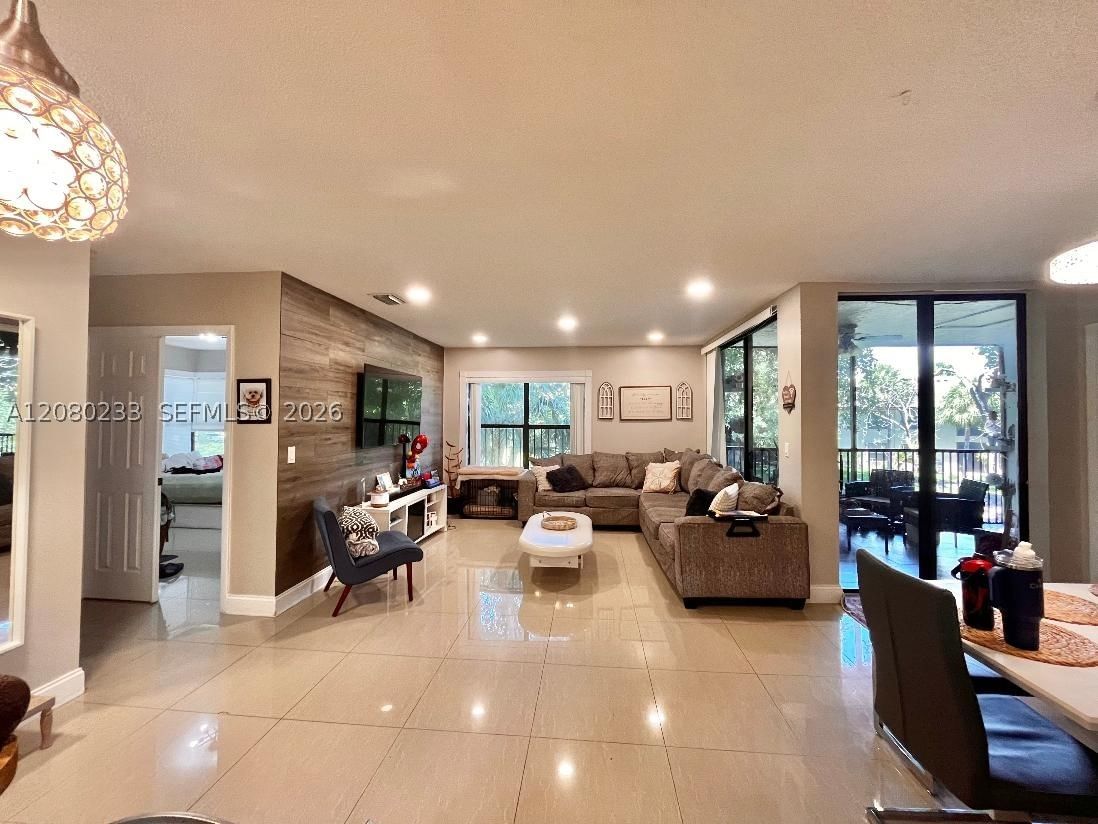 Real estate property located at 4511 Carambola Cir S #27300, Broward, Baywood Village Iii-b Con, Coconut Creek, FL