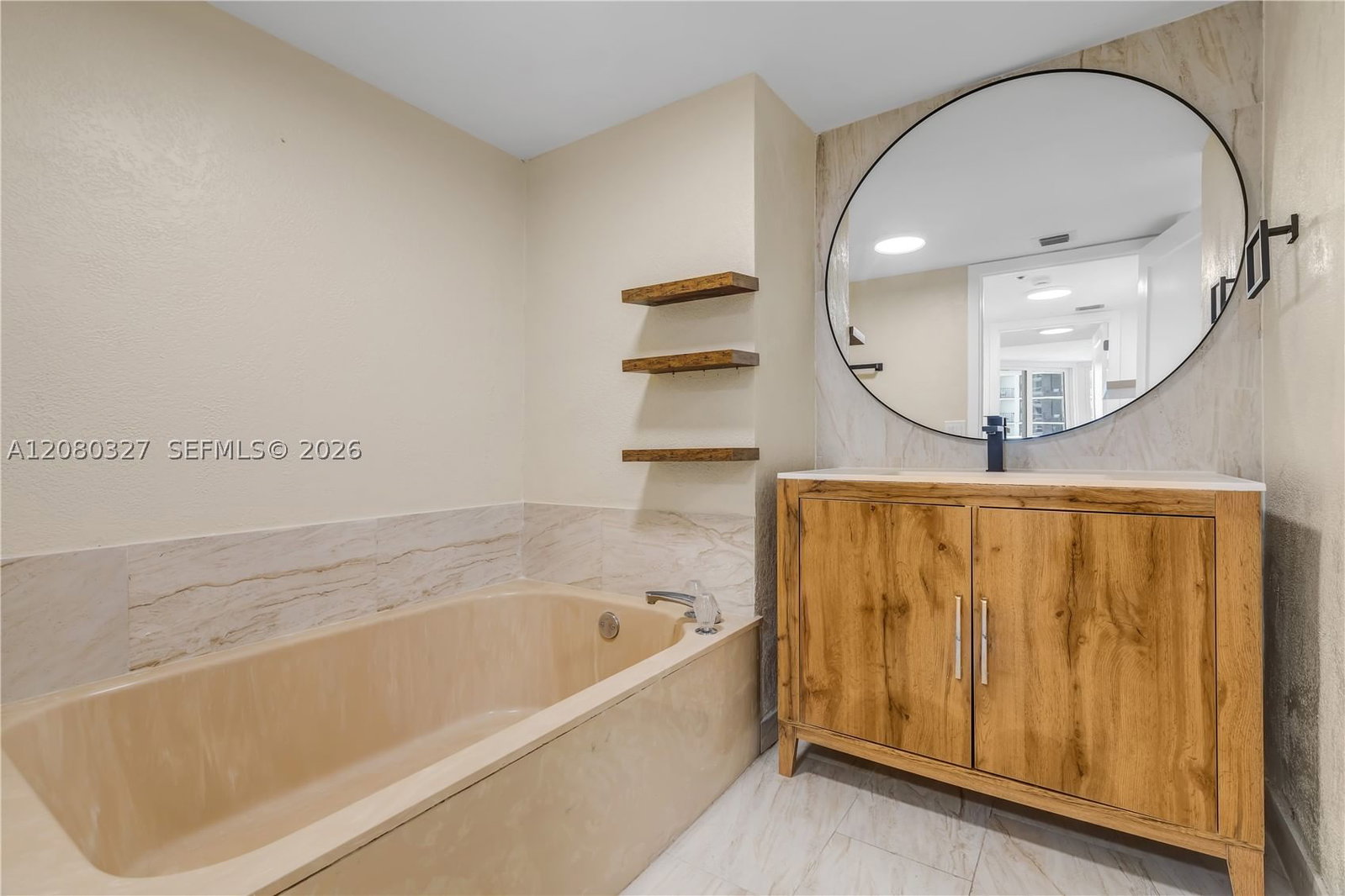 Real estate property located at 1717 Bayshore Dr A-1541, Miami-dade, Venetia Condo, Miami, FL