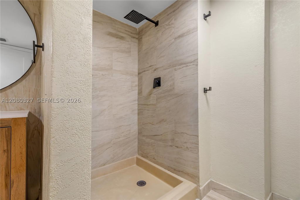 Real estate property located at 1717 Bayshore Dr A-1541, Miami-dade, Venetia Condo, Miami, FL